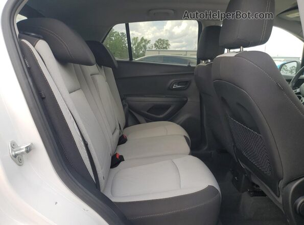 3GNCJLSB6JL367474 2018 CHEVROLET TRAX White Widok wnętrza z tyłu