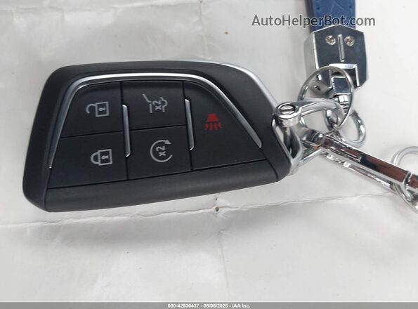 3GYK3BMRXSS188262 2025 CADILLAC OPTIQ Light Blue Вид панели приборов