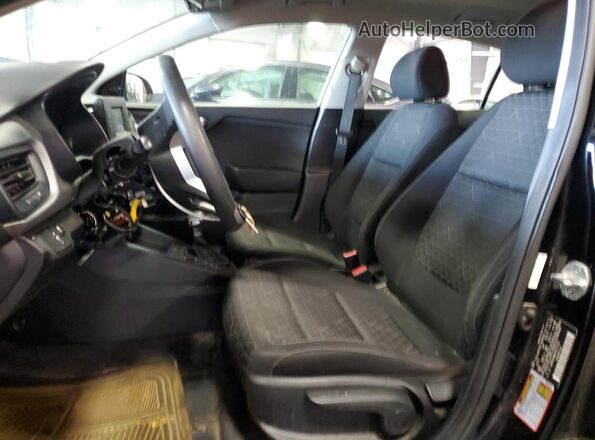 3KPA24AB0JE071102 2018 KIA RIO Black Widok wnętrza z przodu