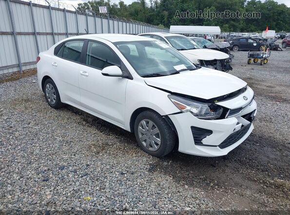 3KPA24AD4ME366144 2021 KIA RIO White Delantero derecho