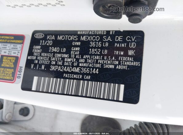 3KPA24AD4ME366144 2021 KIA RIO White Vista del compartimento del motor