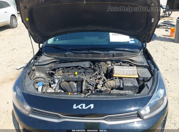 3KPA24AD6NE485850 2022 KIA RIO Black Widok z tyłu