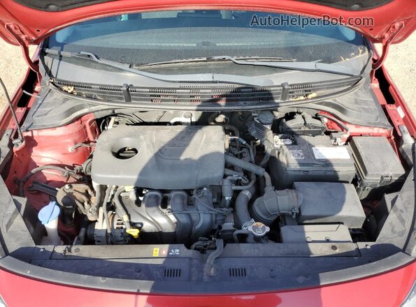 3KPA25AB2JE094564 2018 KIA RIO Red Rear interior view