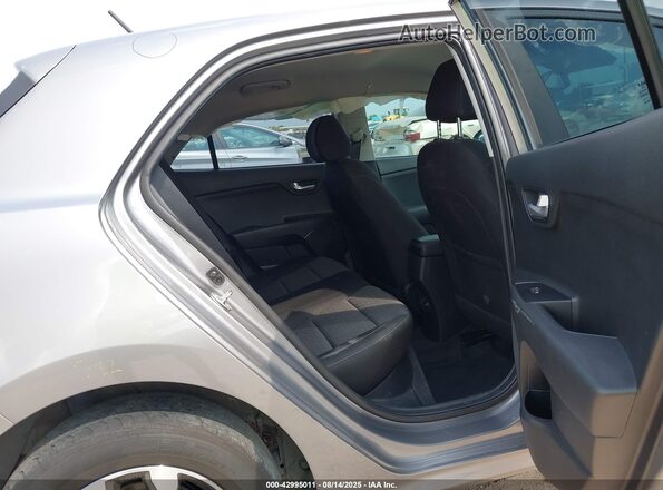 3KPA25AD1PE629121 2023 KIA RIO 5-DOOR Gray VIN կոդի պիտակի տեսք
