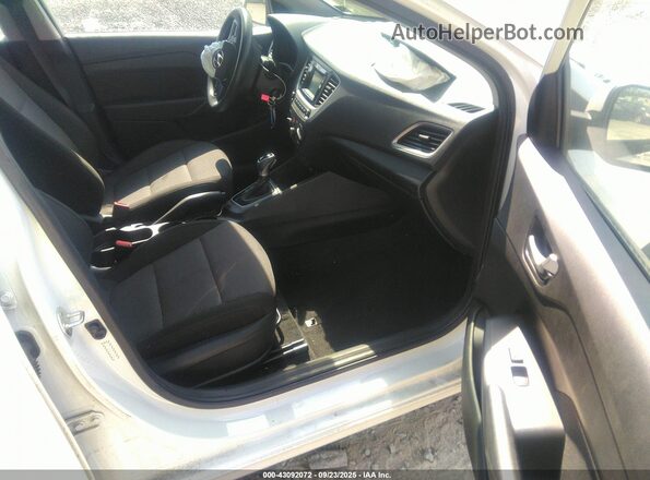 3KPC24A61LE104008 2020 HYUNDAI ACCENT Белый Вид салона спереди