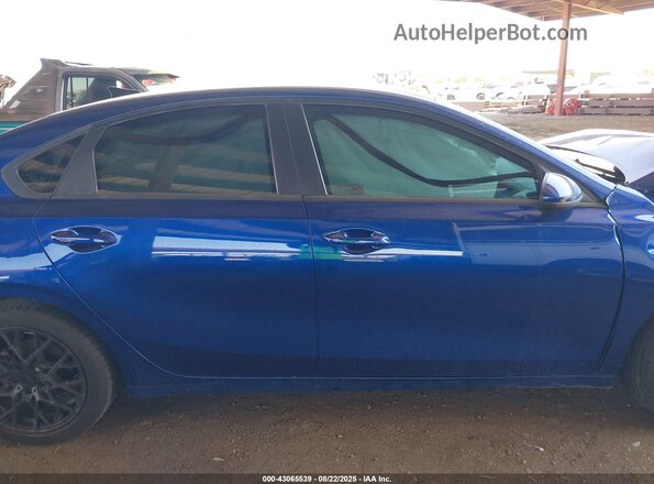 3KPF24AD4ME296781 2021 KIA FORTE Blue Вид задньої частини салону