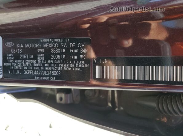 3KPFL4A77JE248002 2018 KIA FORTE Purple Vista del compartimento del motor