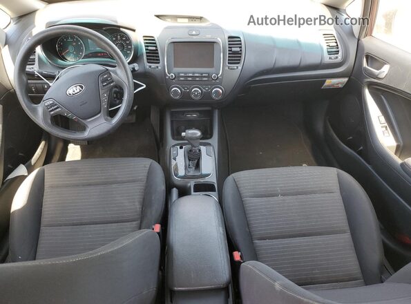 3KPFL4A77JE248002 2018 KIA FORTE Purple Vista del salpicadero