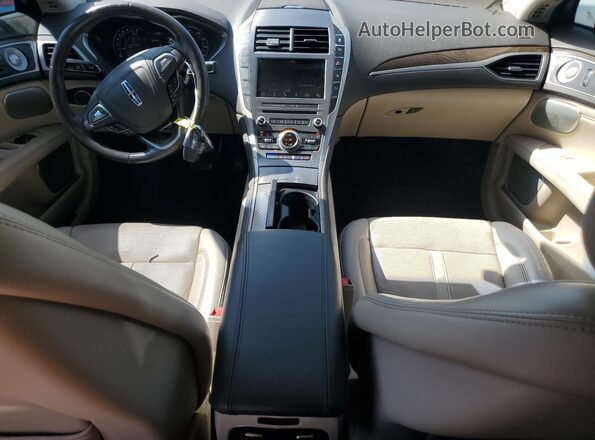 3LN6L5EC8JR621078 2018 LINCOLN MKZ Серый Вид панели приборов