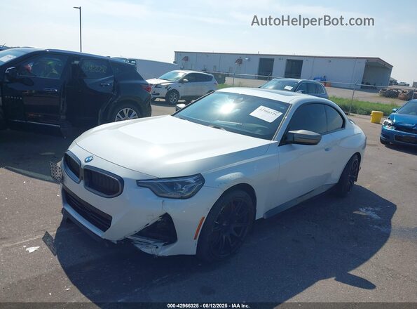 3MW53CM01N8C66646 2022 BMW M2 White Przód lewy