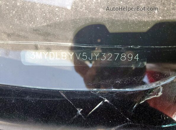 3MYDLBYV5JY327894 2018 TOYOTA YARIS Серебряный Вид подкапотного пространства