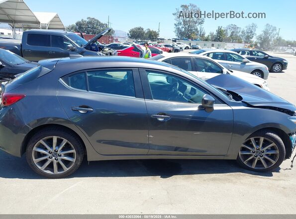 3MZBN1L31JM256357 2018 MAZDA 3 Gray Vista interior trasera