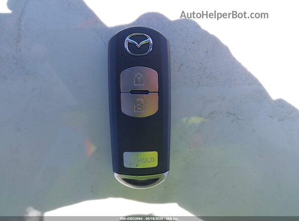 3MZBN1L31JM256357 2018 MAZDA 3 Gray Vista del salpicadero