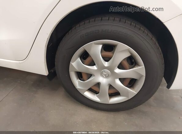 3MZBN1U71JM171925 2018 MAZDA 3 White Սարքավորումների վահանակի տեսք