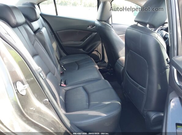 3MZBN1V31JM174142 2018 MAZDA 3 Gray VIN კოდის სტიკერის ხედი