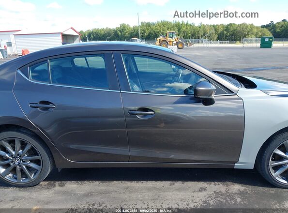 3MZBN1V31JM174142 2018 MAZDA 3 Gray უკანა სალონის ხედი