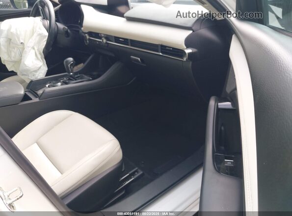 3MZBPBEY5MM214867 2021 MAZDA 3 White Vista interior delantera