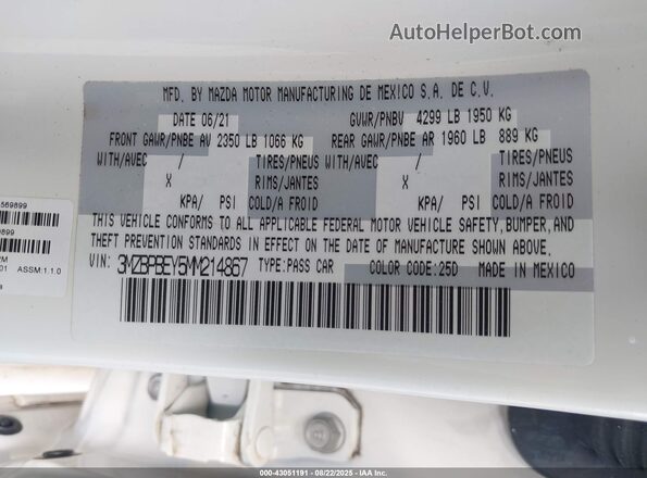 3MZBPBEY5MM214867 2021 MAZDA 3 White Vista del compartimento del motor