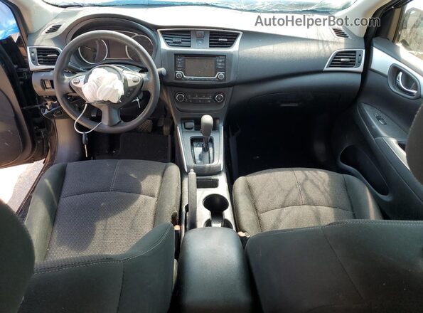 3N1AB7AP2JY319526 2018 NISSAN SENTRA Черный Вид панели приборов