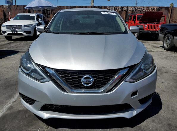 3N1AB7AP5JY253067 2018 NISSAN SENTRA Серебряный Вид спереди