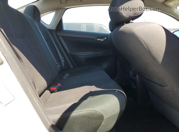 3N1AB7AP5JY253067 2018 NISSAN SENTRA Серебряный Вид задних сидений
