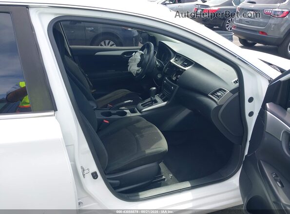 3N1AB7AP9JY240693 2018 NISSAN SENTRA White Вид салону спереду