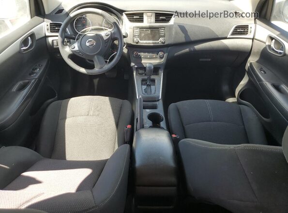 3N1AB7APXJY259401 2018 NISSAN SENTRA Белый Вид панели приборов