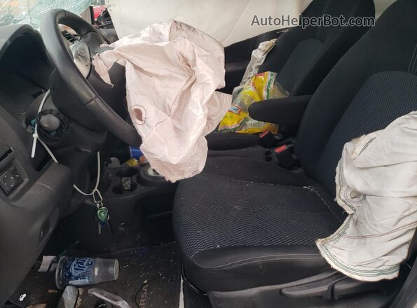 3N1CE2CP8JL365097 2018 NISSAN VERSA Silver Widok wnętrza z przodu