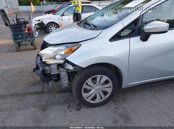 3N1CE2CP9KL364557 2019 NISSAN VERSA NOTE Серебряный Вид спереди