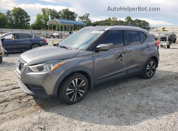 3N1CP5CU2JL509471 2018 NISSAN KICKS Gray წინა მარცხენა ხედი სამი მეოთხედიდან