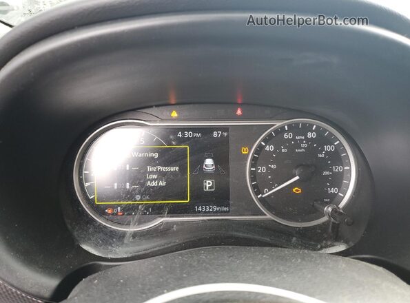 3N1CP5CU2JL509471 2018 NISSAN KICKS Gray ხელსაწყოთა პანელის ხედი