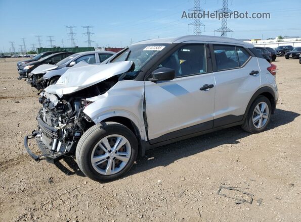 3N1CP5CU8JL538585 2018 NISSAN KICKS Серебряный Передняя левая четверть