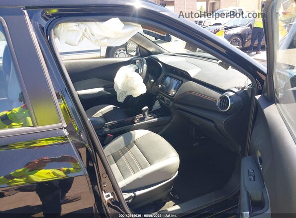 3N1CP5DV9ML500536 2021 NISSAN KICKS Черный Вид салона спереди