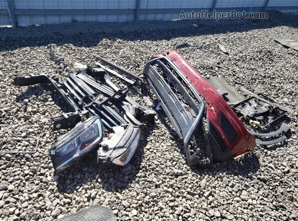 3VV1B7AX2JM113984 2018 VOLKSWAGEN TIGUAN Red Vista de la etiqueta del VIN