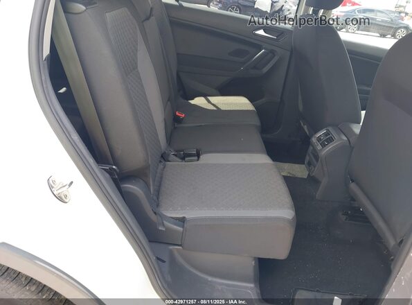 3VV1B7AX8JM077833 2018 VOLKSWAGEN TIGUAN White VIN կոդի պիտակի տեսք
