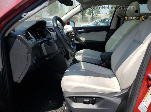 3VV2B7AX6JM159385 2018 VOLKSWAGEN TIGUAN Красный Вид салона спереди