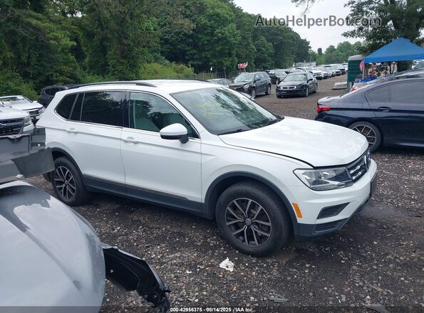 3VV2B7AX6MM004940 2021 VOLKSWAGEN TIGUAN White Rear interior view