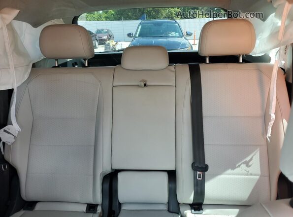 3VV2B7AX9JM061046 2018 VOLKSWAGEN TIGUAN Черный Вид задних сидений