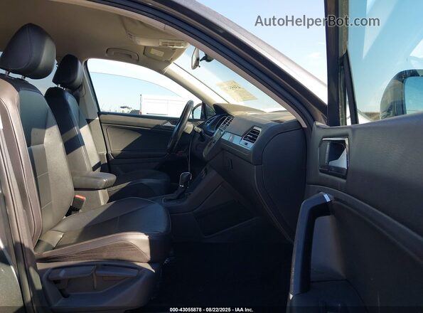 3VV3B7AX1JM005784 2018 VOLKSWAGEN TIGUAN Gray წინა სალონის ხედი