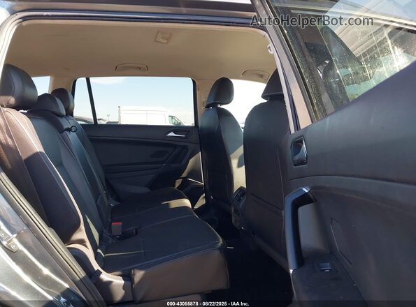3VV3B7AX1JM005784 2018 VOLKSWAGEN TIGUAN Gray VIN კოდის სტიკერის ხედი