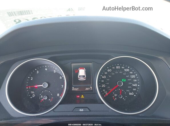 3VV3B7AX2JM077660 2018 VOLKSWAGEN TIGUAN White Vista de los asientos traseros