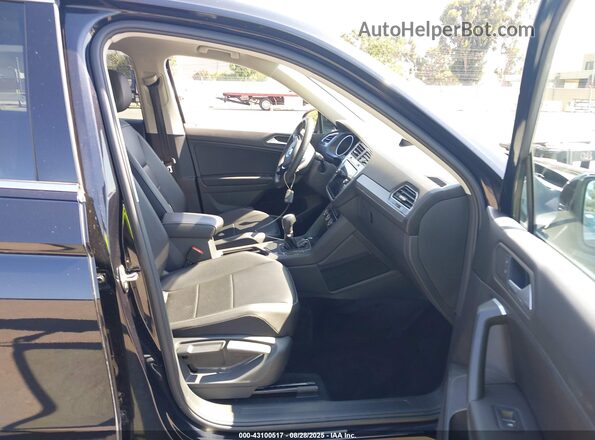 3VV3B7AX4MM127236 2021 VOLKSWAGEN TIGUAN Черный Вид салона спереди