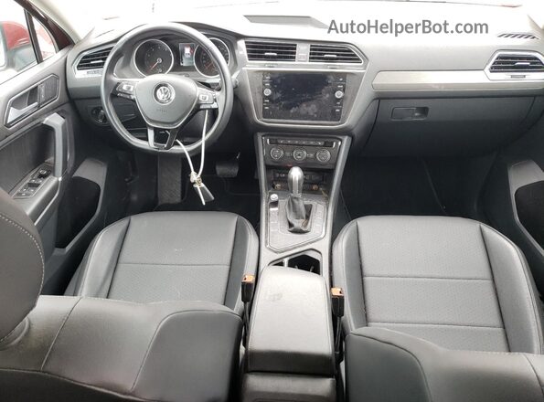 3VV3B7AX9JM040184 2018 VOLKSWAGEN TIGUAN Темно-бордовый Вид панели приборов