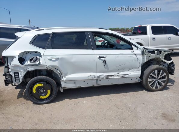 3VVEX7B22RM058650 2024 VOLKSWAGEN TAOS White Vista interior trasera