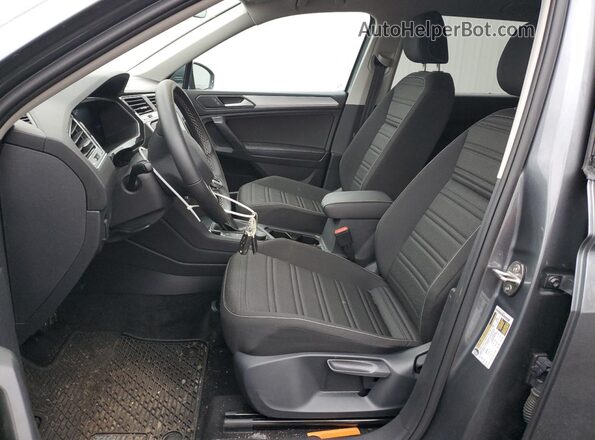 3VVFB7AX7PM070208 2023 VOLKSWAGEN TIGUAN Серый Вид салона спереди