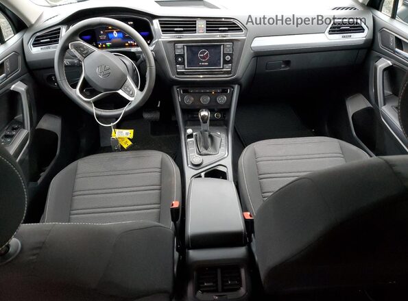 3VVFB7AX7PM070208 2023 VOLKSWAGEN TIGUAN Серый Вид панели приборов