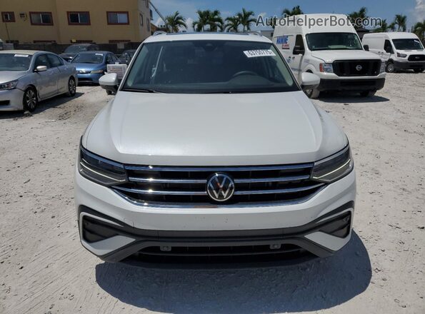 3VVNB7AX8PM111974 2023 VOLKSWAGEN TIGUAN White Widok z przodu