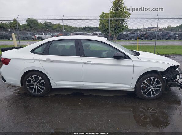 3VWAM7BU4RM046861 2024 VOLKSWAGEN JETTA Белый Вид задней части салона