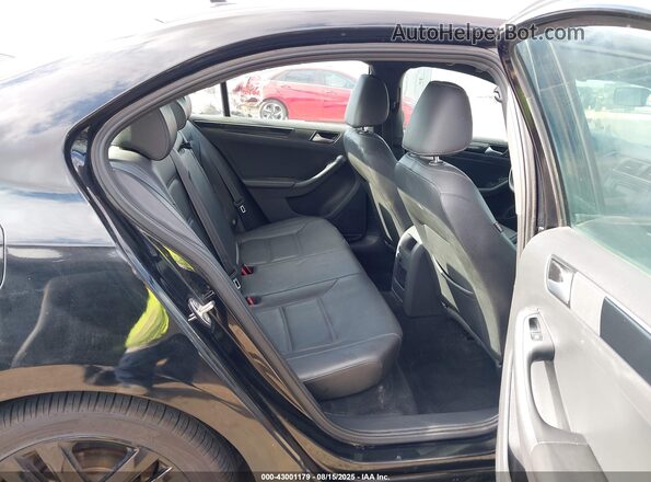 3VWD17AJ5JM209986 2018 VOLKSWAGEN JETTA Black VIN sticker view
