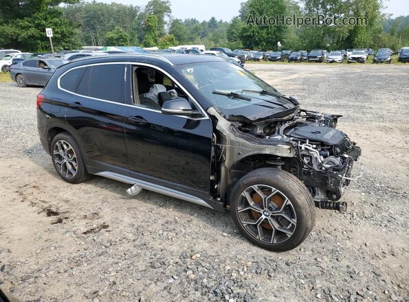 WBXJG7C04M5S29555 2021 BMW X1 Черный Вид спереди